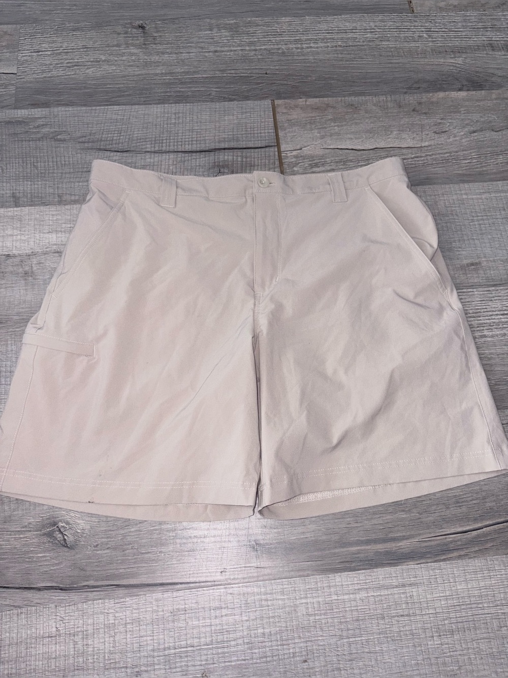Columbia PFG Fishing Shorts Mens 38 Beige Omni-Shield Stretch Performance 8 In